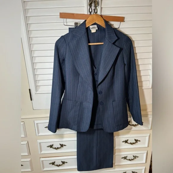 VINTAGE the Branch Div of Joshua Tree 3 piece Womens Suit